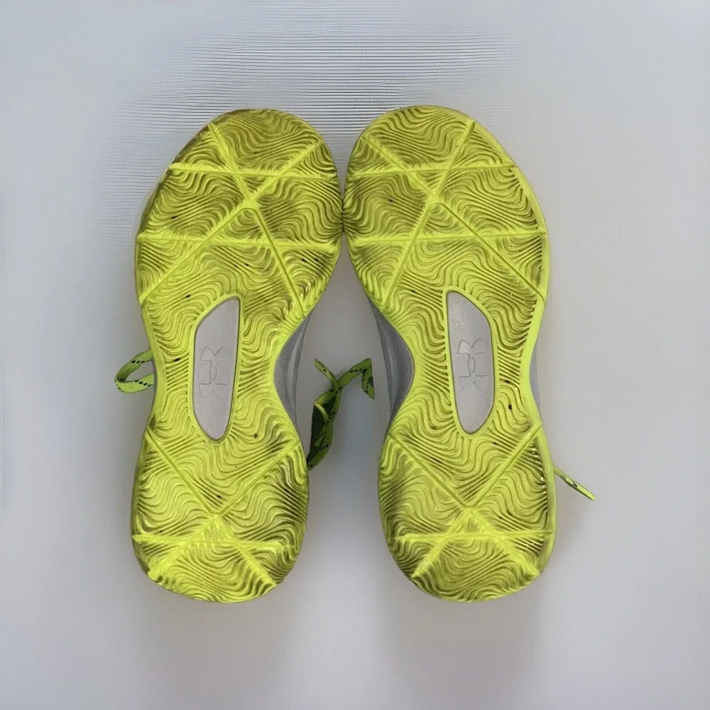 Under Armour Curry Youth Basketball Shoes Black Neon Yellow Lace‎ Up Size 4.5Y